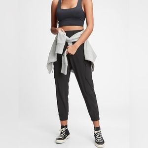 GapFit Recycled High Rise Cargo Runaround Jogger
